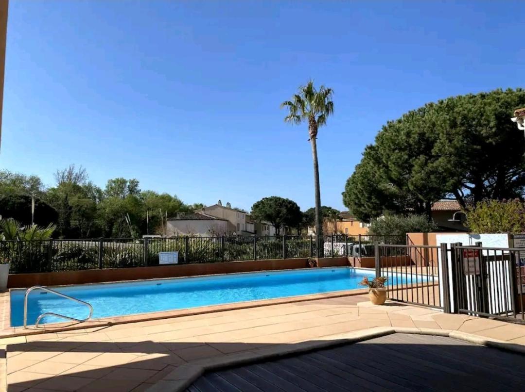 Appartement T2 Au Coeur Du Golfe De Saint Tropez à Cogolin Extérieur photo