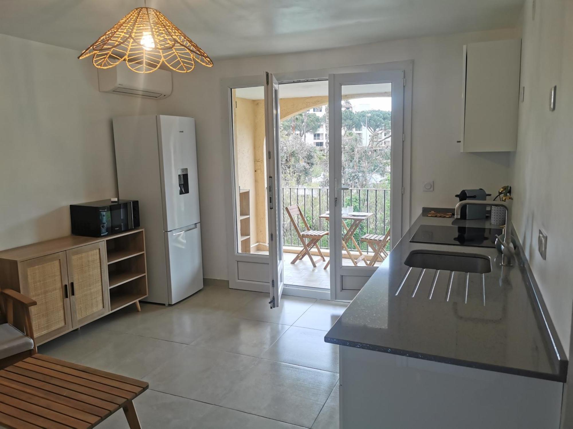 Appartement T2 Au Coeur Du Golfe De Saint Tropez à Cogolin Extérieur photo