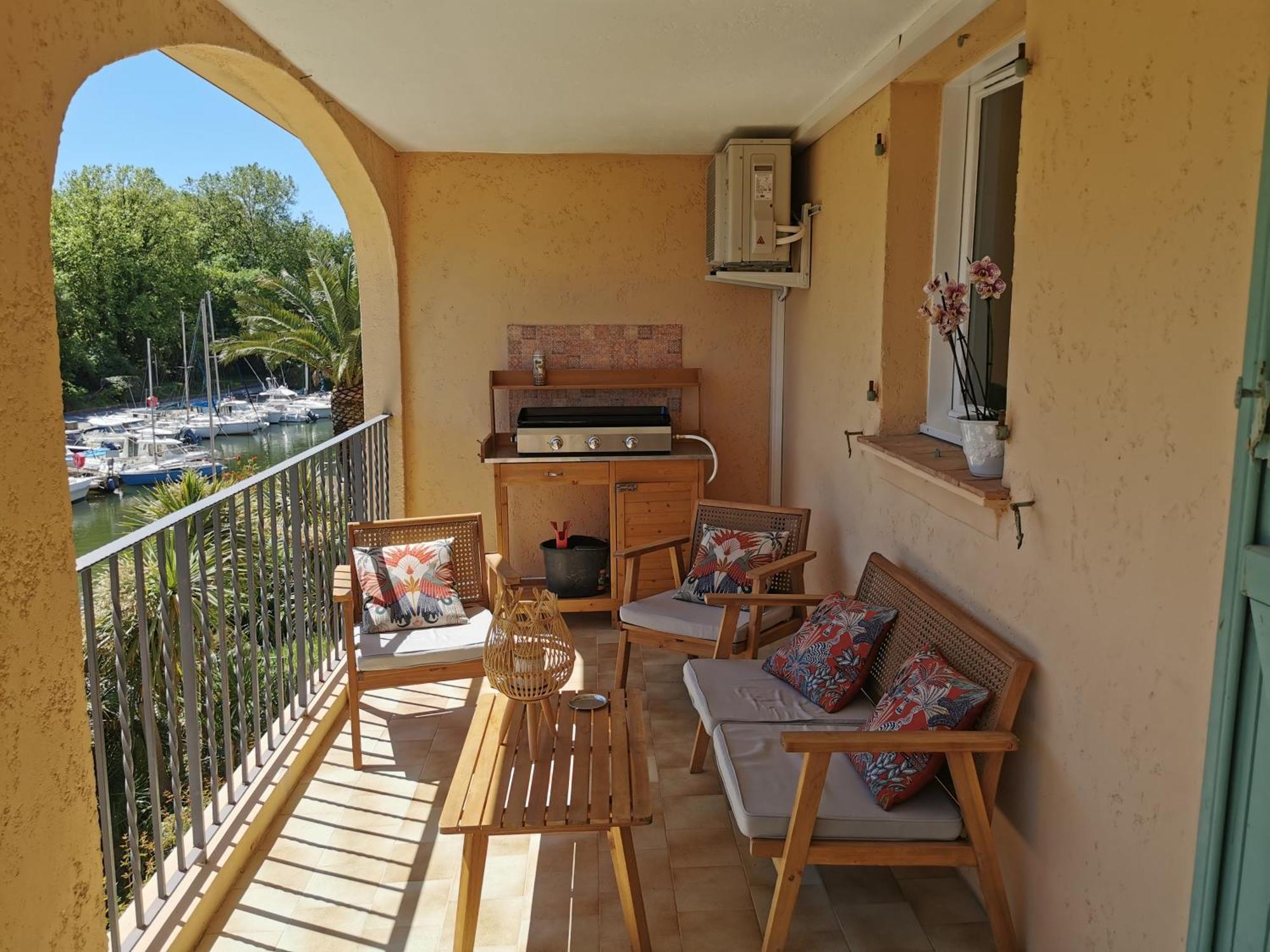 Appartement T2 Au Coeur Du Golfe De Saint Tropez à Cogolin Extérieur photo
